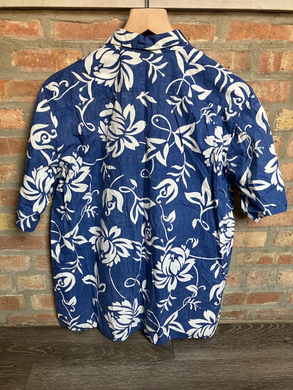 Alfred Shaheen and Reyn Spooner Blue and White Floral Camp Shirt - Picture 4 of 11